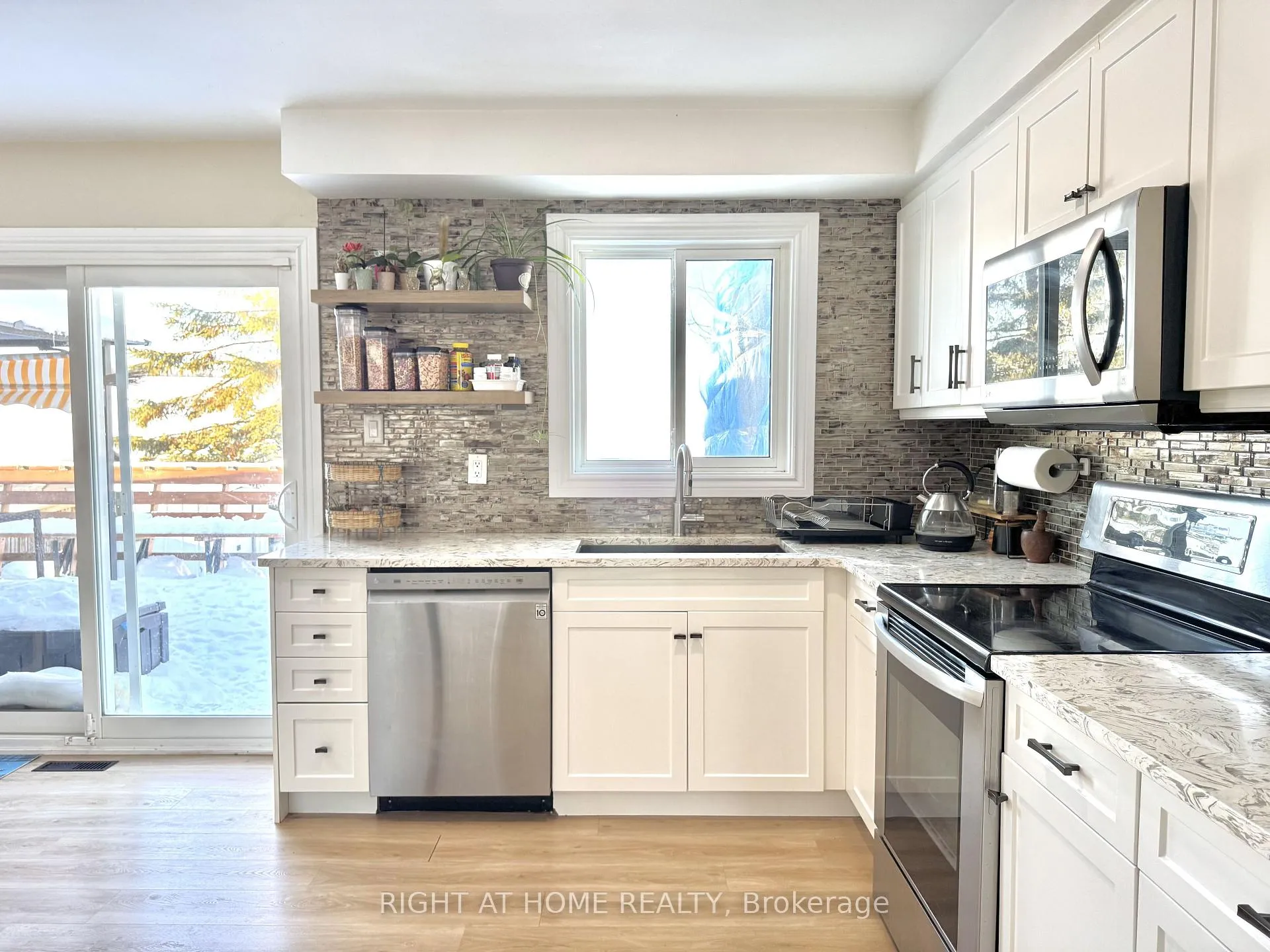 Photo 9 of 1148 Leslie Drive, Innisfil, Alcona — HOMEH