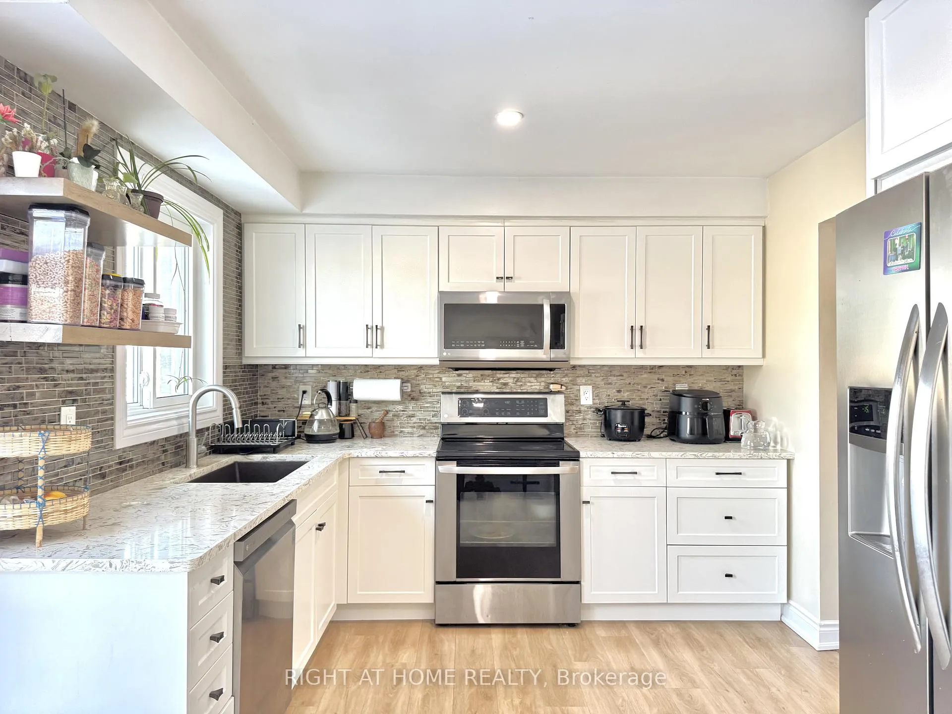 Photo 10 of 1148 Leslie Drive, Innisfil, Alcona — HOMEH
