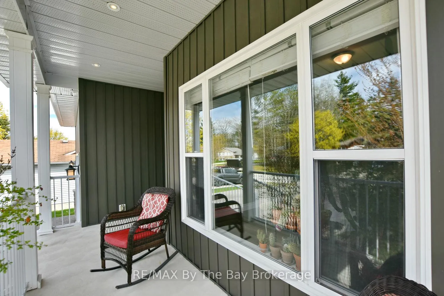Photo 11 of 37 Wesley Avenue, Wasaga Beach — HOMEH