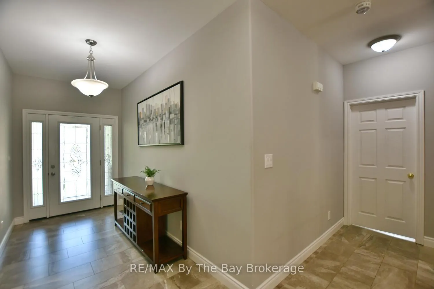 Photo 12 of 37 Wesley Avenue, Wasaga Beach — HOMEH