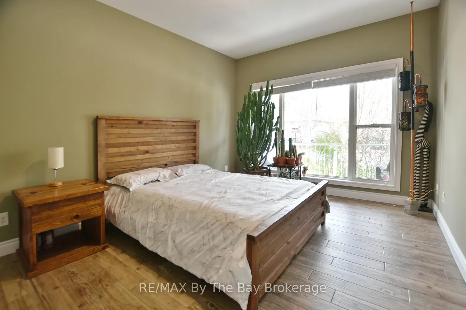 Photo 13 of 37 Wesley Avenue, Wasaga Beach — HOMEH