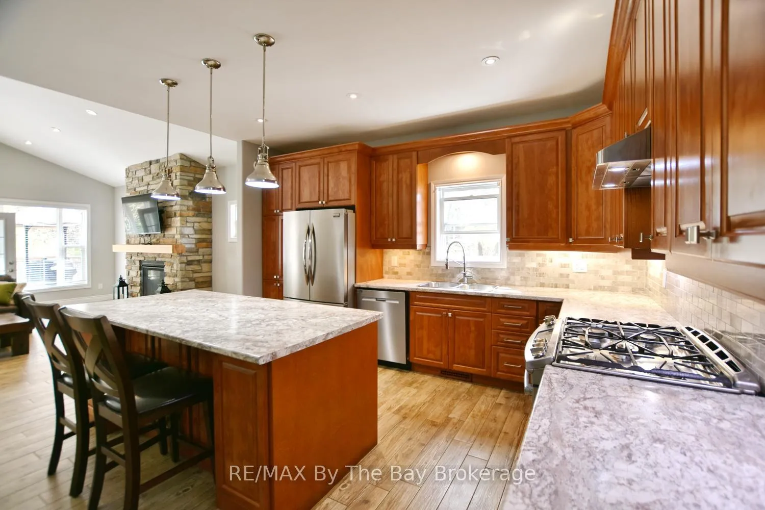 Photo 18 of 37 Wesley Avenue, Wasaga Beach — HOMEH