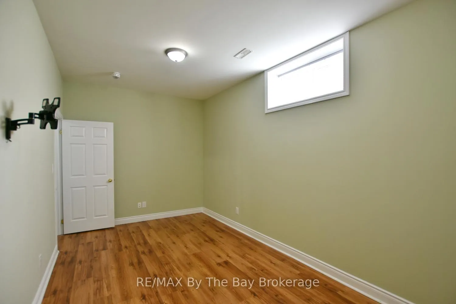 Photo 30 of 37 Wesley Avenue, Wasaga Beach — HOMEH