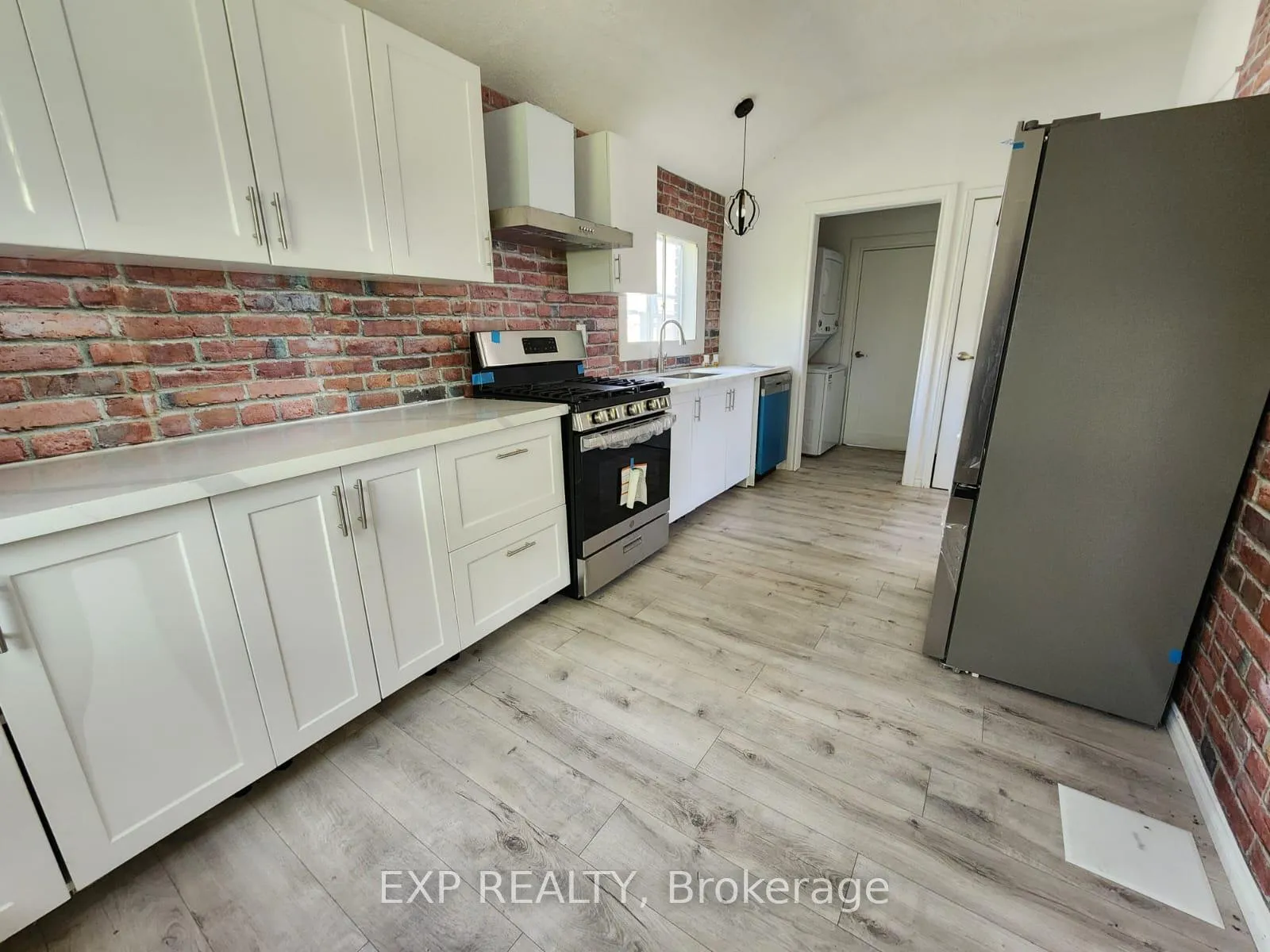 Photo 15 of 32 Niagara Street, Brantford — HOMEH