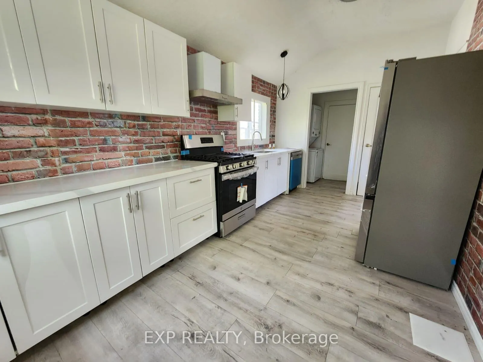 Photo 16 of 32 Niagara Street, Brantford — HOMEH