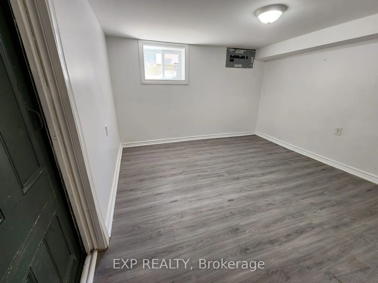 Photo 24 of 32 Niagara Street, Brantford — HOMEH