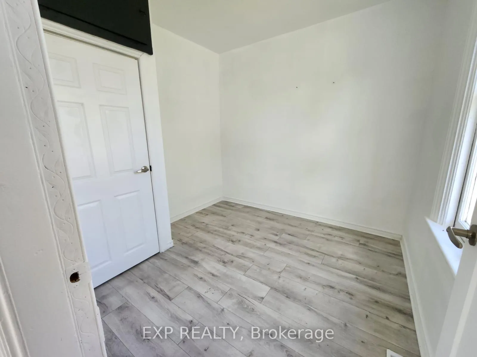 Photo 29 of 32 Niagara Street, Brantford — HOMEH