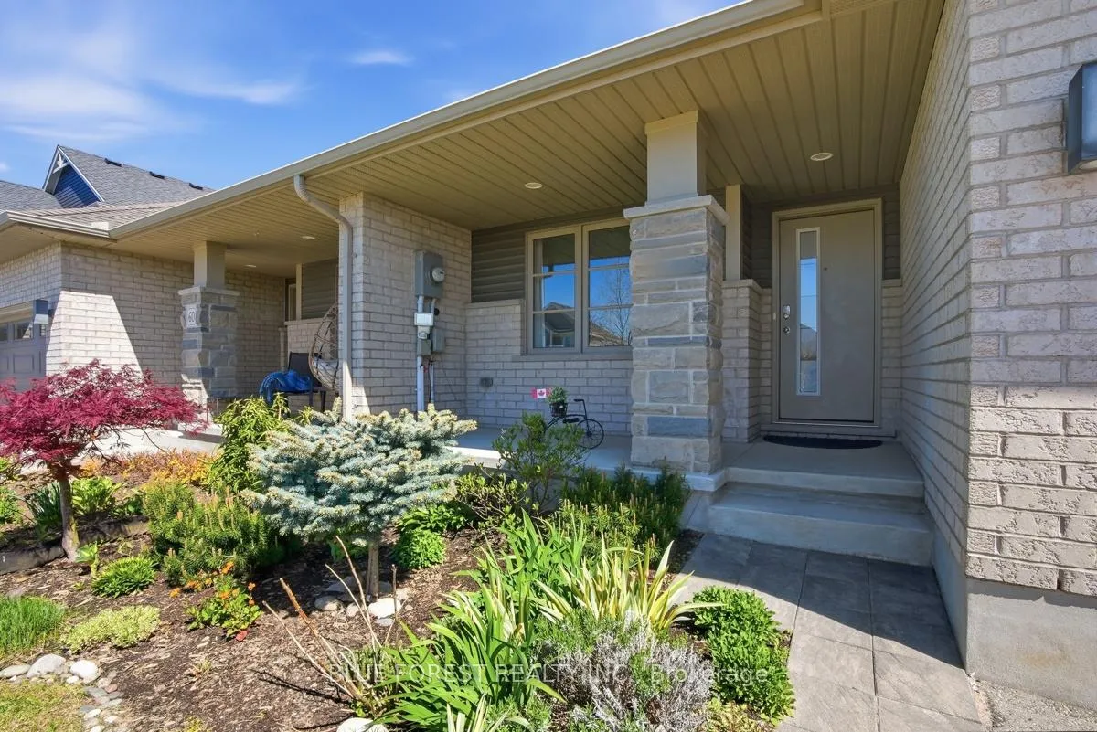 Photo 3 of 62 Blairmont Terrace, St. Thomas — HOMEH