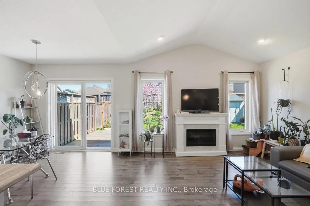 Photo 6 of 62 Blairmont Terrace, St. Thomas — HOMEH
