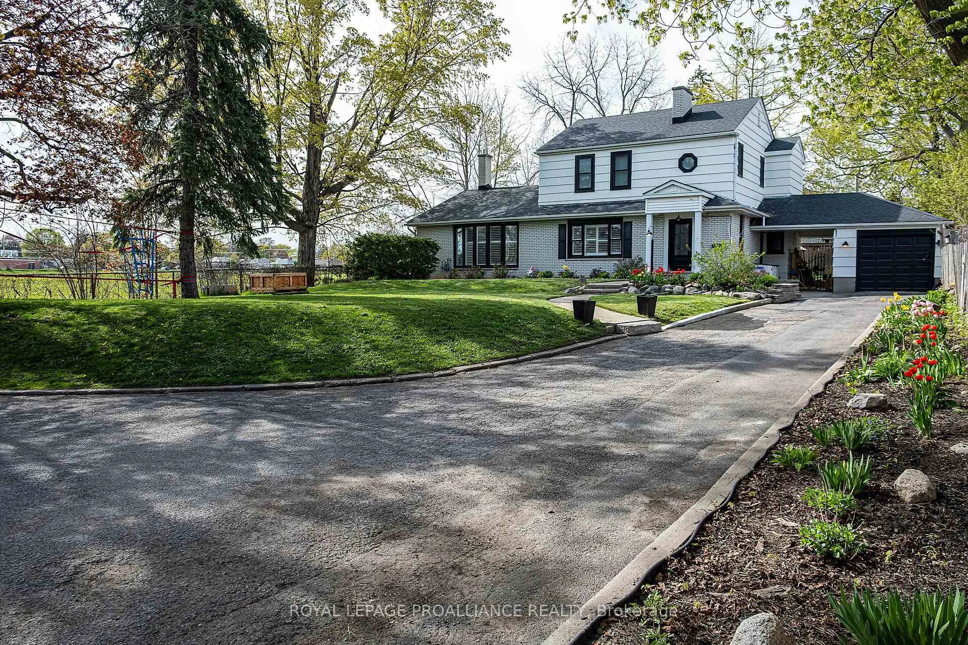 Photo 1 of 306 Dundas Street W, Quinte West, Trenton Ward — HOMEH