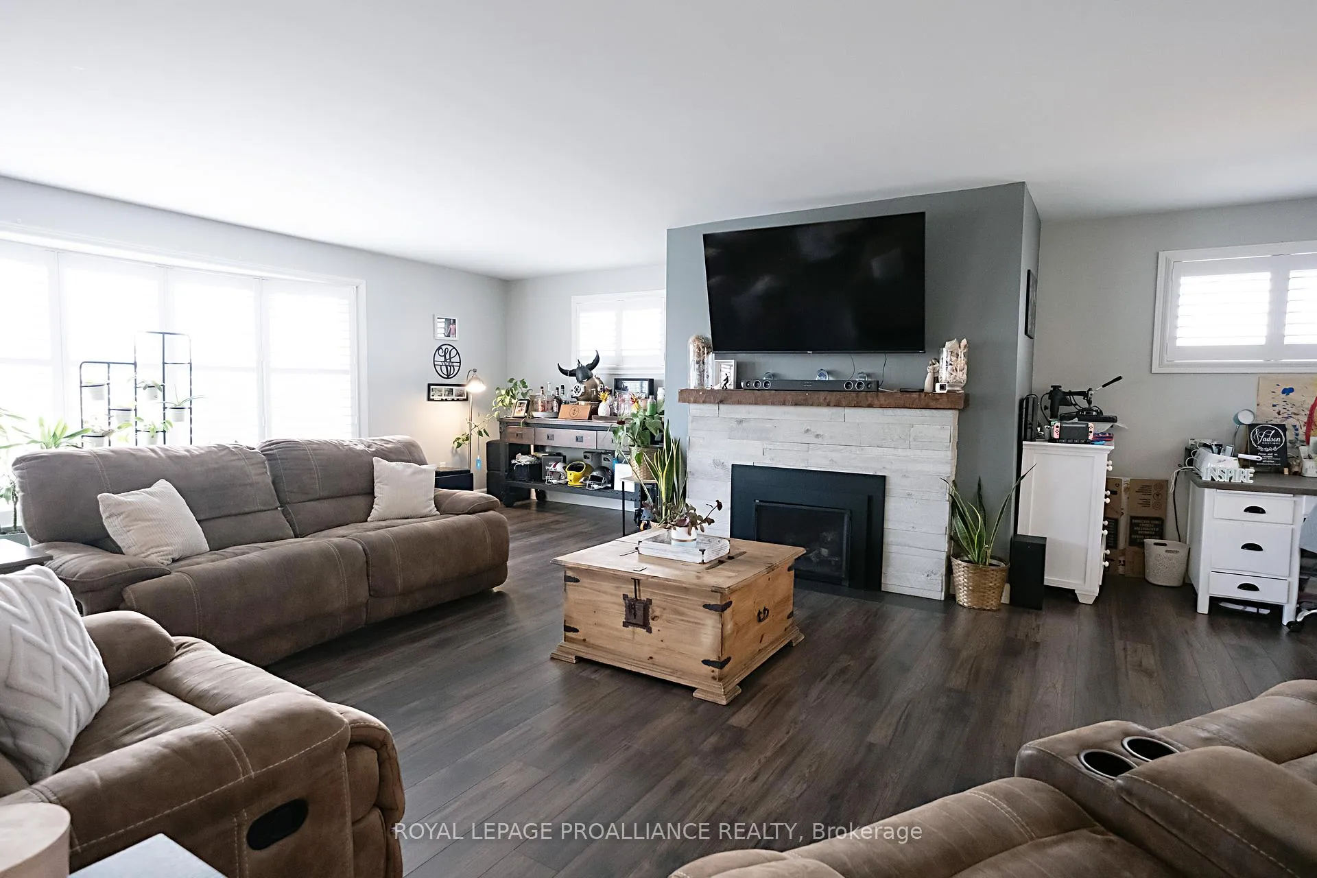 Photo 17 of 306 Dundas Street W, Quinte West, Trenton Ward — HOMEH