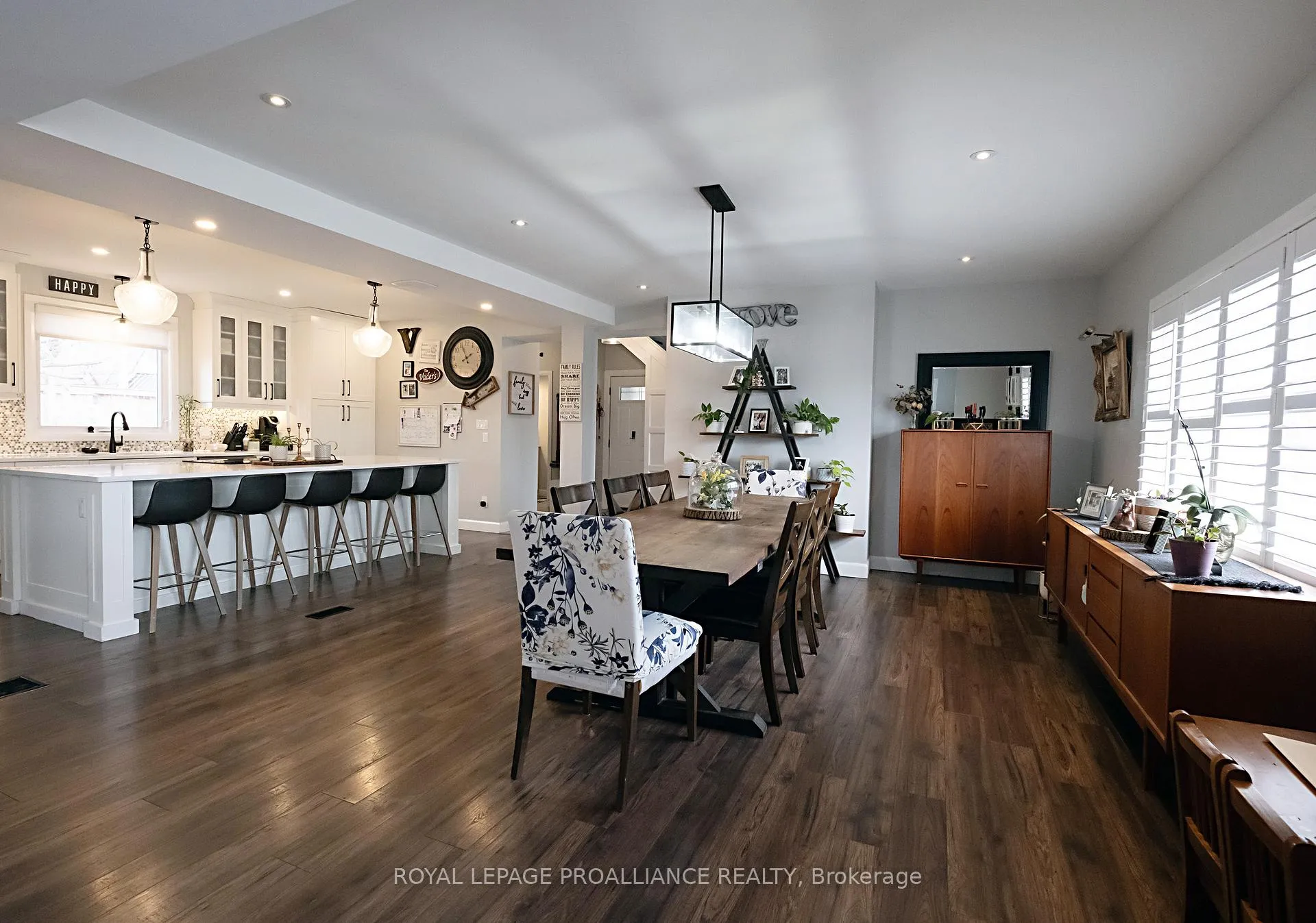 Photo 20 of 306 Dundas Street W, Quinte West, Trenton Ward — HOMEH