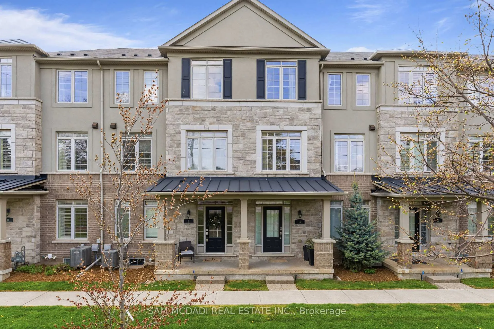Front of Unit 9, 215 Dundas Street E