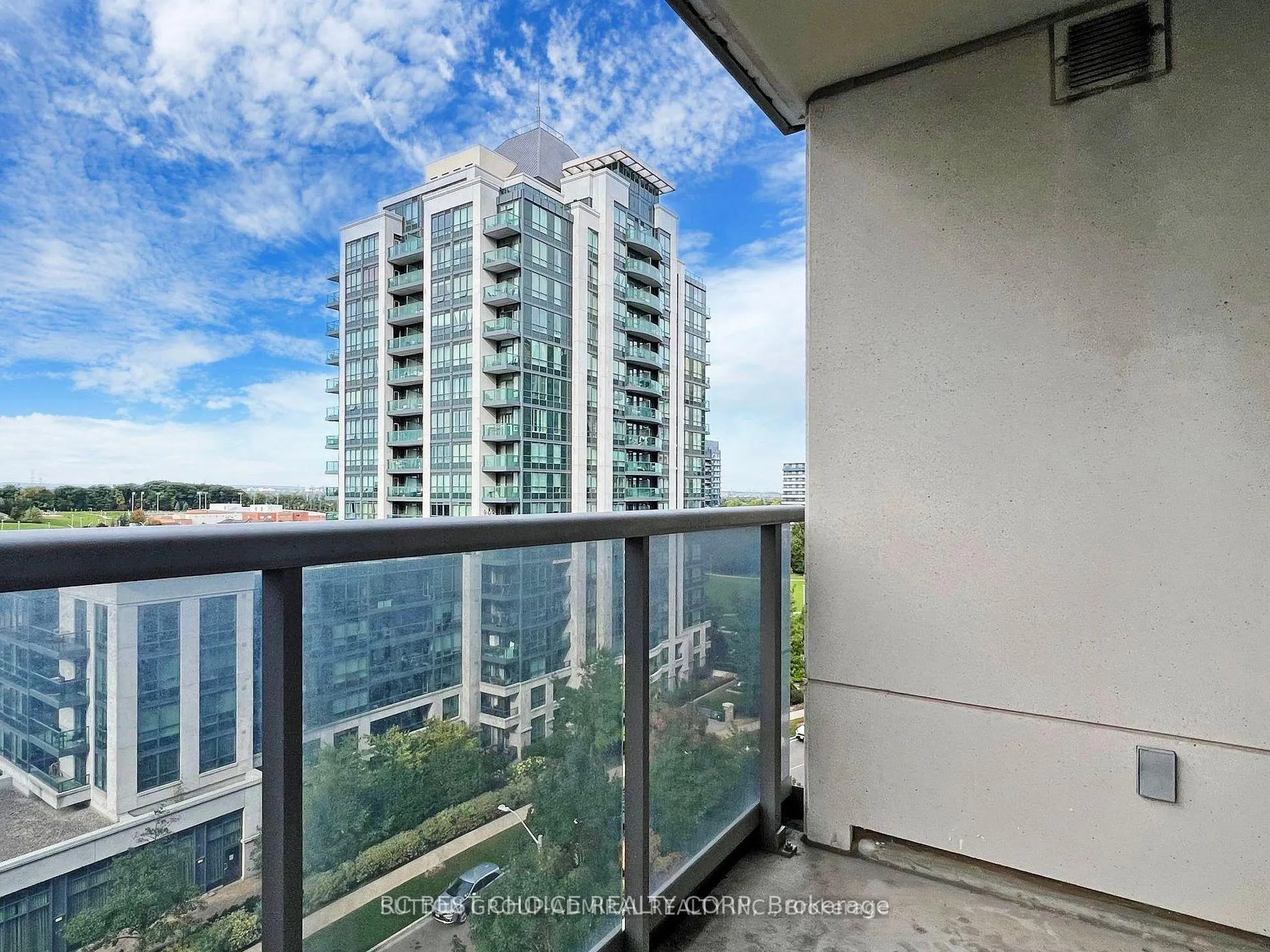 Photo 8 of Unit 911, 50 Disera Drive, Vaughan, Beverley Glen — HOMEH