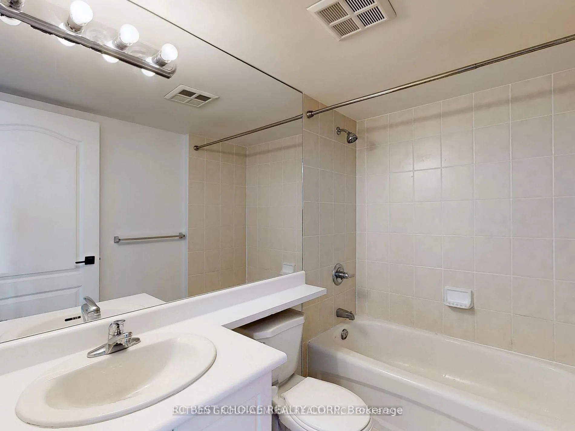 Photo 9 of Unit 911, 50 Disera Drive, Vaughan, Beverley Glen — HOMEH