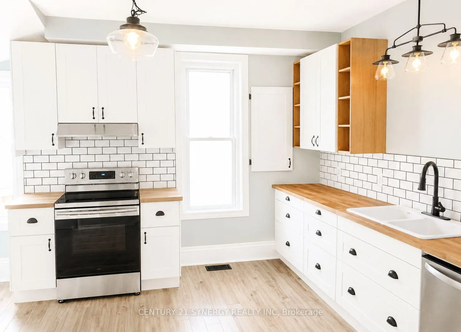 Photo 1 of 114 Main Street E, Smiths Falls — HOMEH