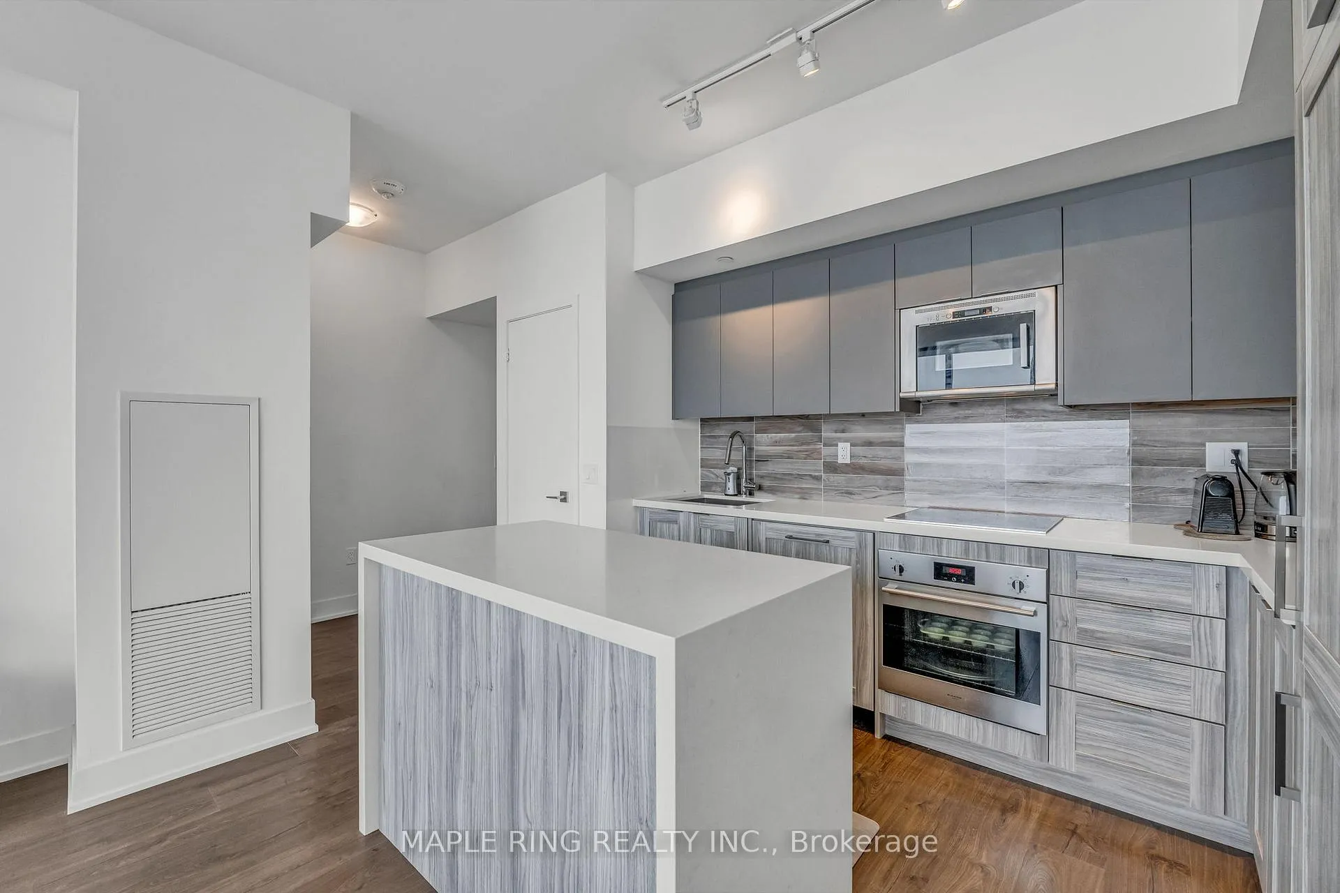 Photo 8 of Unit 1807, 2916 Highway 7 Road, Vaughan, Concord — HOMEH