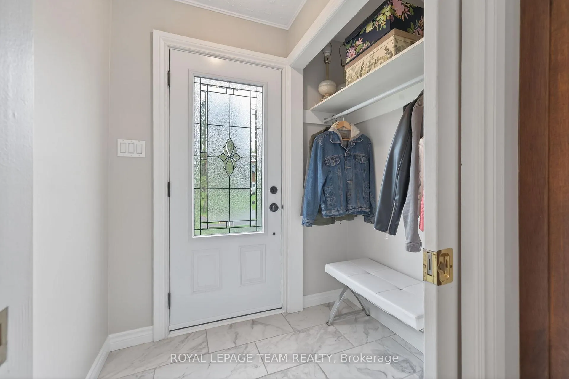 Photo 4 of 1509 Mayrene Crescent, Ottawa, Greely — HOMEH
