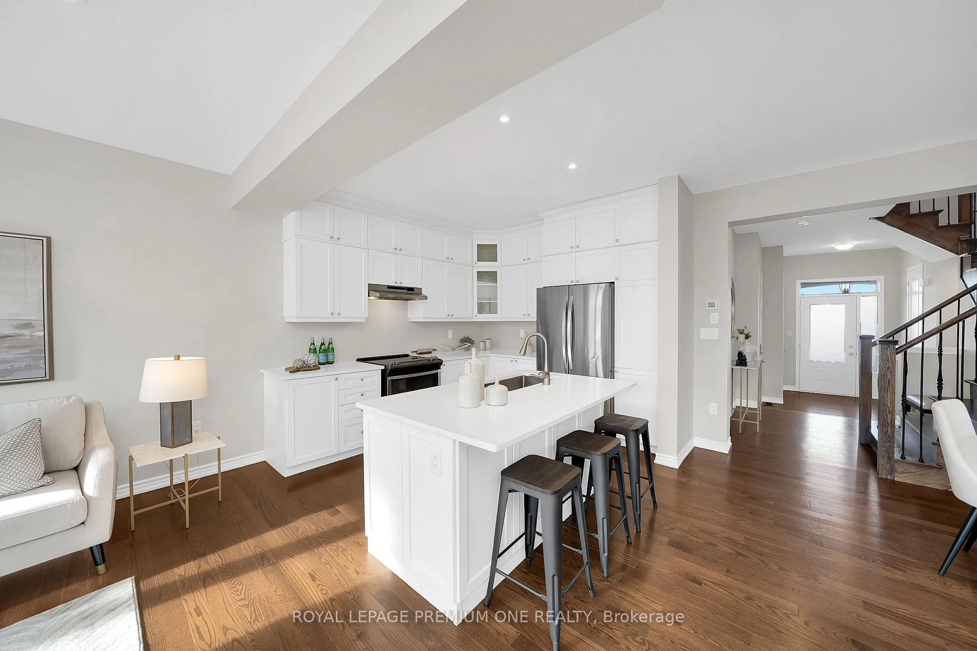 Photo 5 of 53 McMichael Avenue, Vaughan, Kleinburg — HOMEH