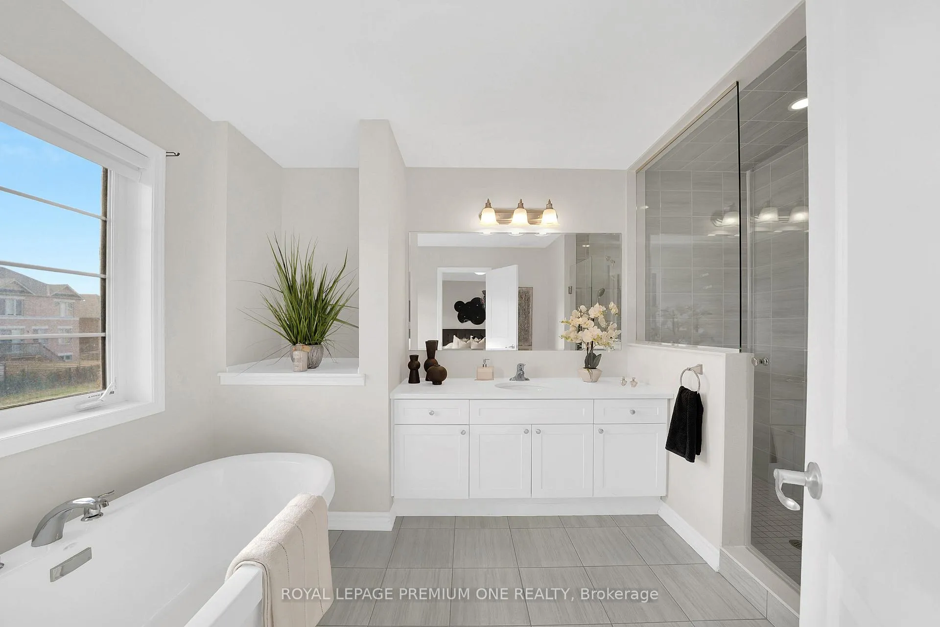Photo 13 of 53 McMichael Avenue, Vaughan, Kleinburg — HOMEH