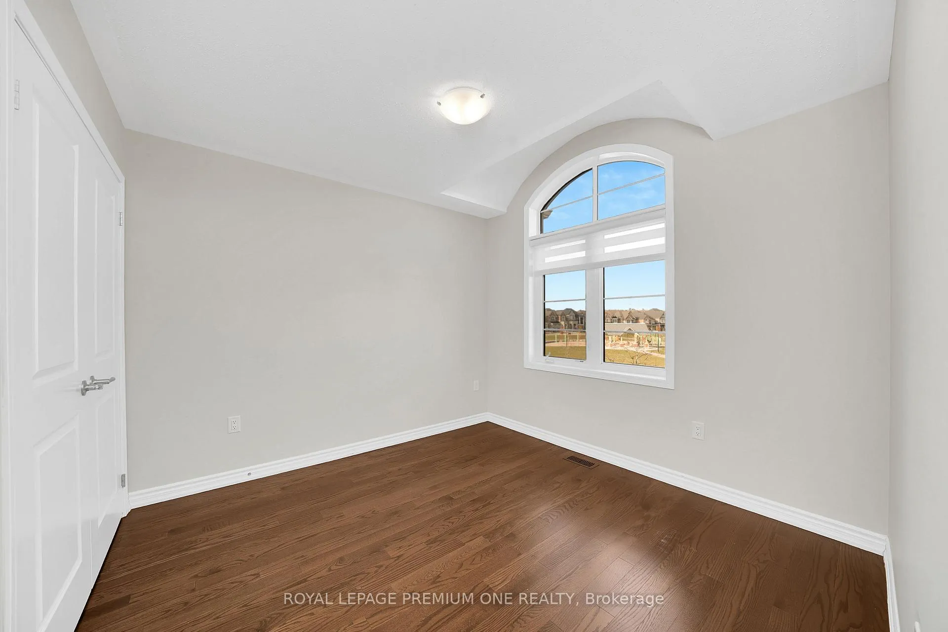 Photo 17 of 53 McMichael Avenue, Vaughan, Kleinburg — HOMEH