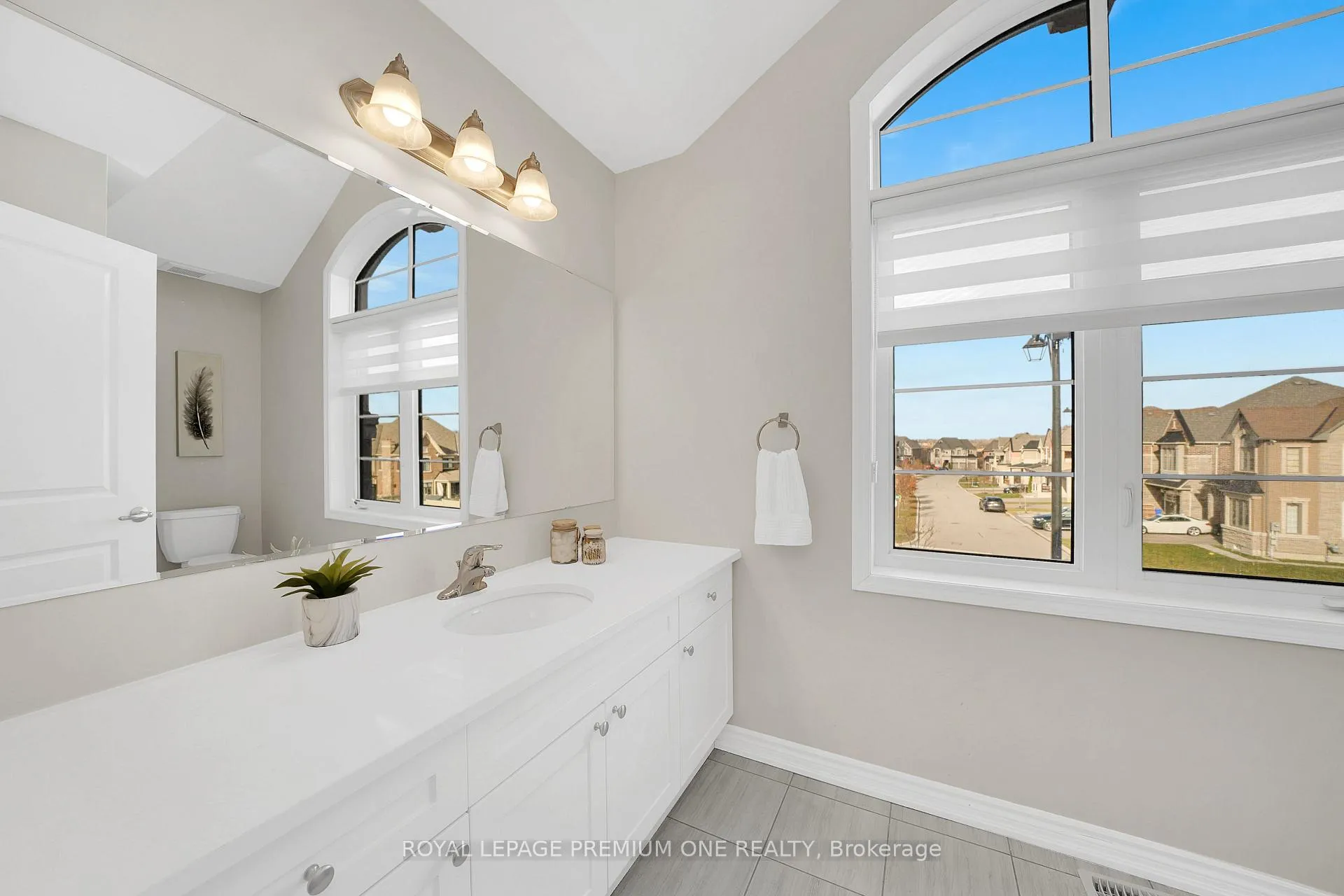 Photo 18 of 53 McMichael Avenue, Vaughan, Kleinburg — HOMEH