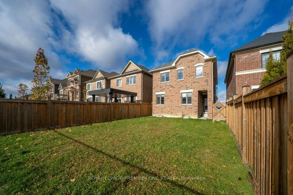 Photo 20 of 53 McMichael Avenue, Vaughan, Kleinburg — HOMEH