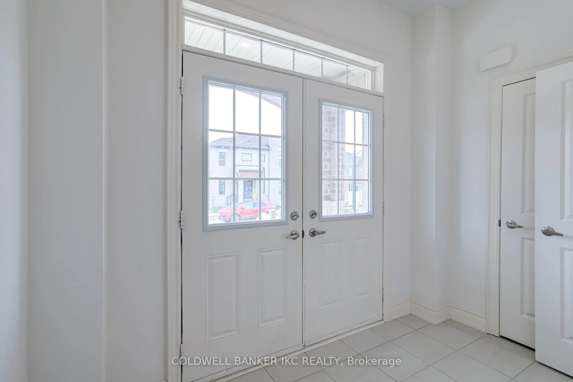 Photo 2 of 195 Great Falls Boulevard, Hamilton, Waterdown — HOMEH