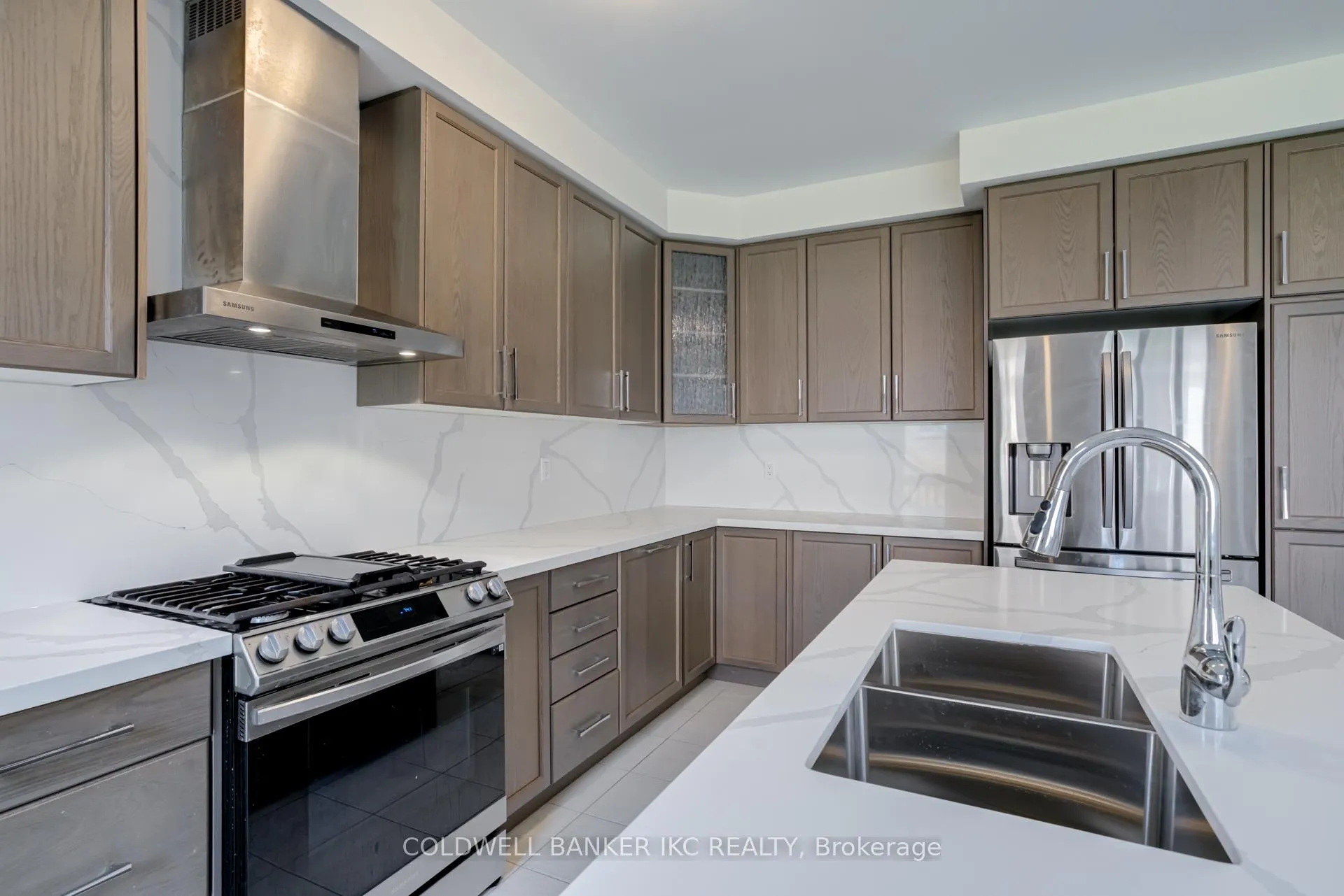 Photo 8 of 195 Great Falls Boulevard, Hamilton, Waterdown — HOMEH