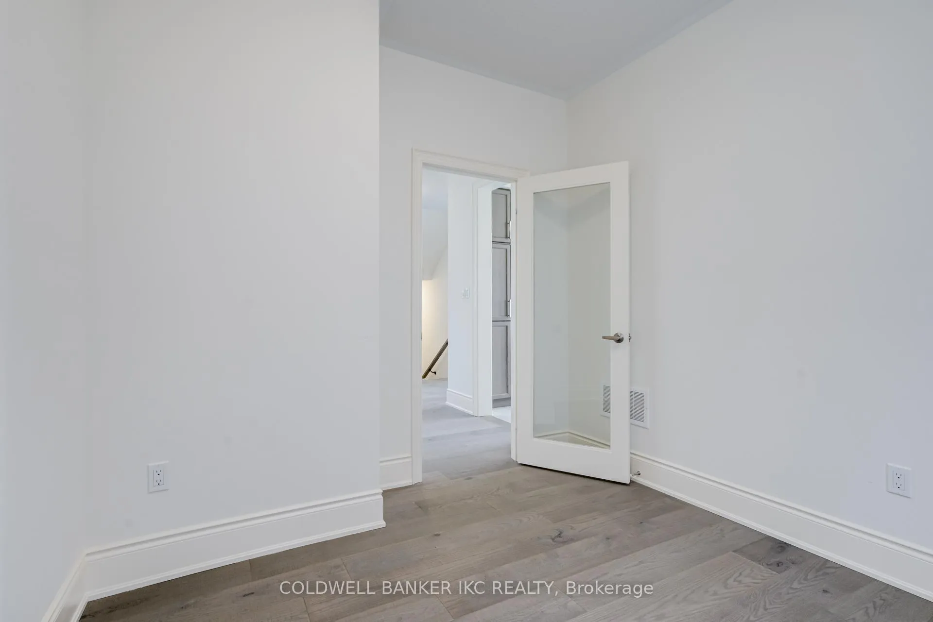 Photo 10 of 195 Great Falls Boulevard, Hamilton, Waterdown — HOMEH