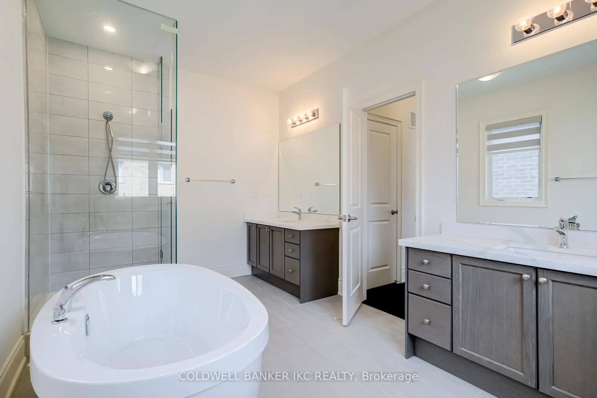 Photo 16 of 195 Great Falls Boulevard, Hamilton, Waterdown — HOMEH