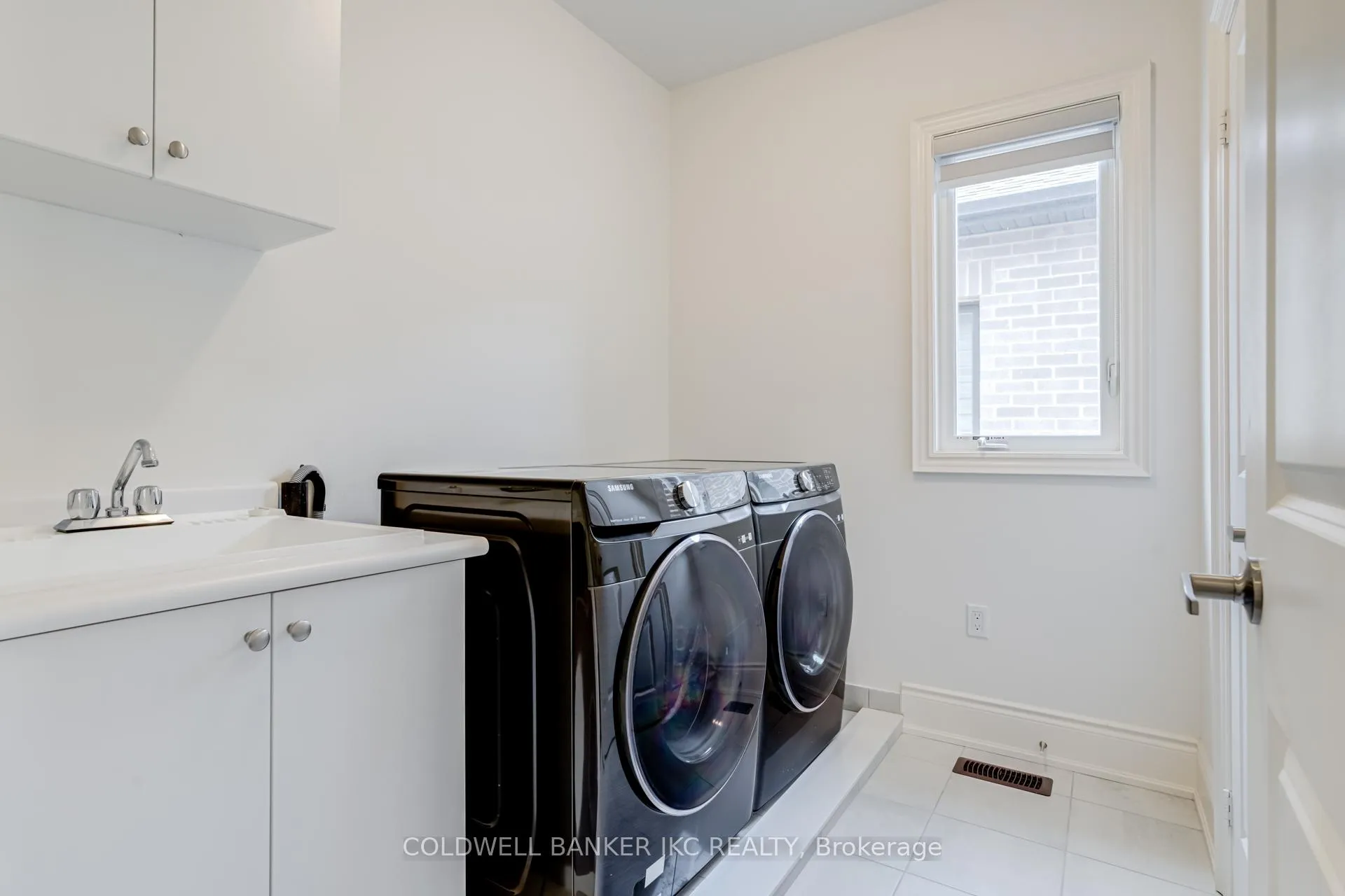 Photo 27 of 195 Great Falls Boulevard, Hamilton, Waterdown — HOMEH
