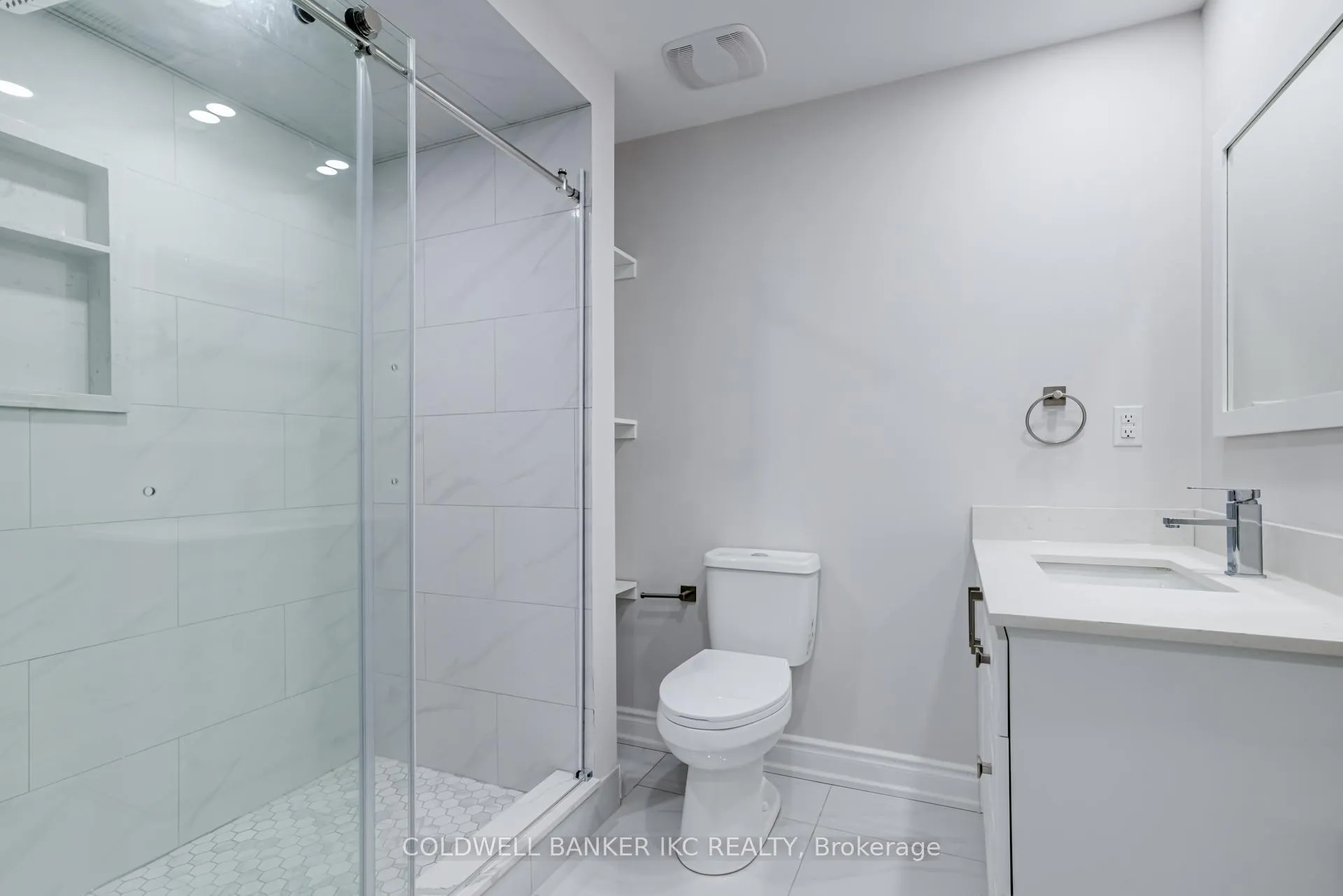 Photo 32 of 195 Great Falls Boulevard, Hamilton, Waterdown — HOMEH