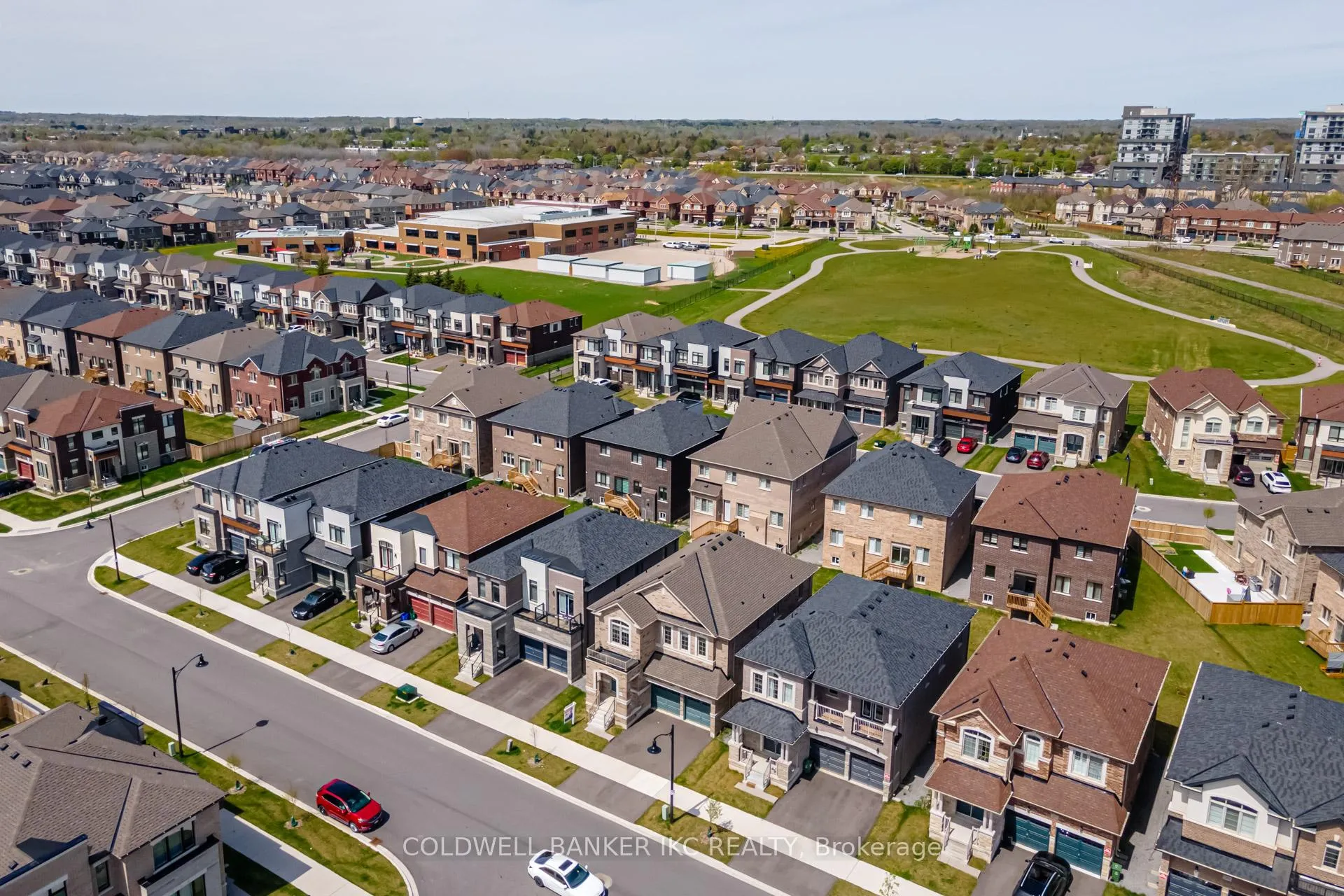 Photo 39 of 195 Great Falls Boulevard, Hamilton, Waterdown — HOMEH