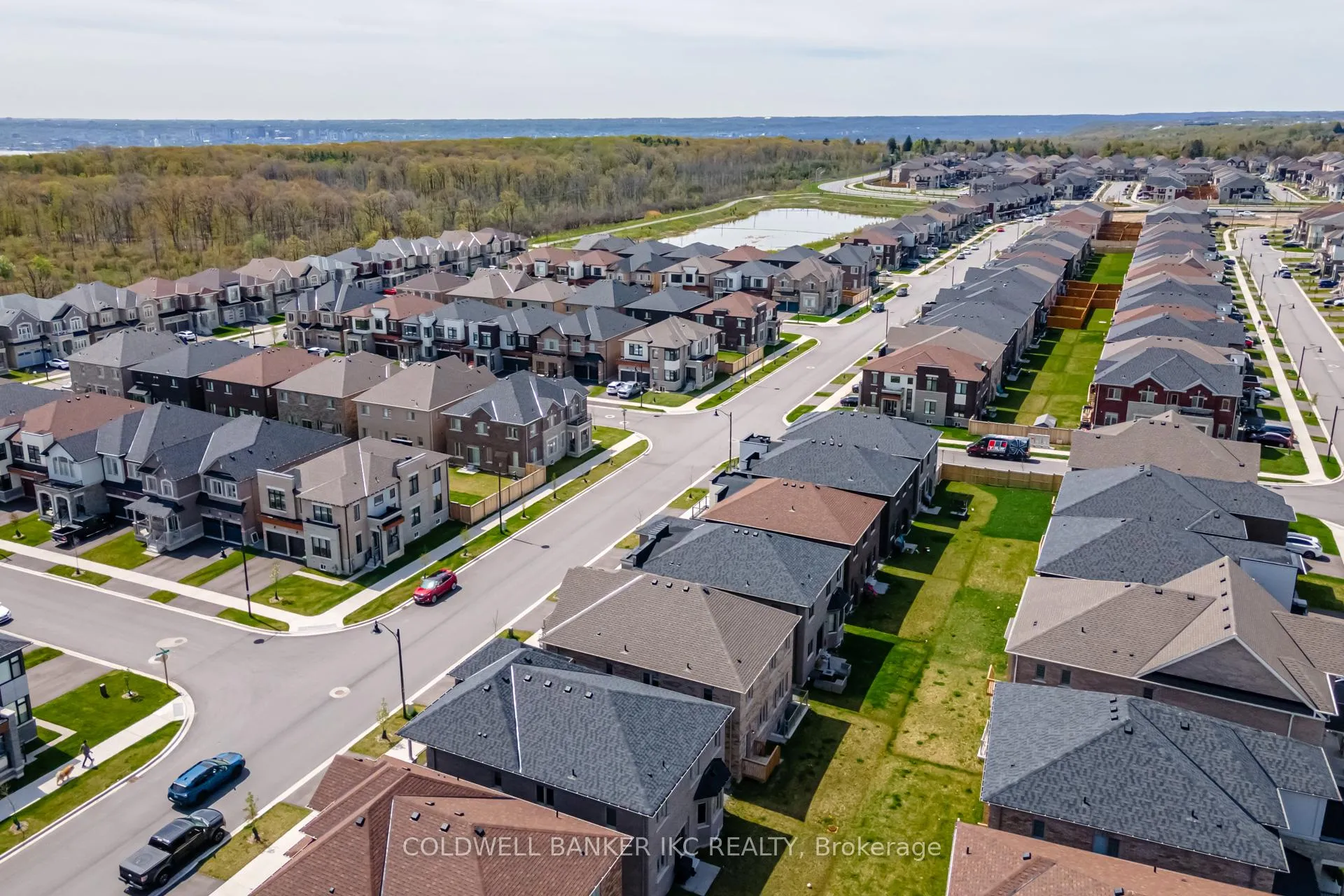 Photo 40 of 195 Great Falls Boulevard, Hamilton, Waterdown — HOMEH