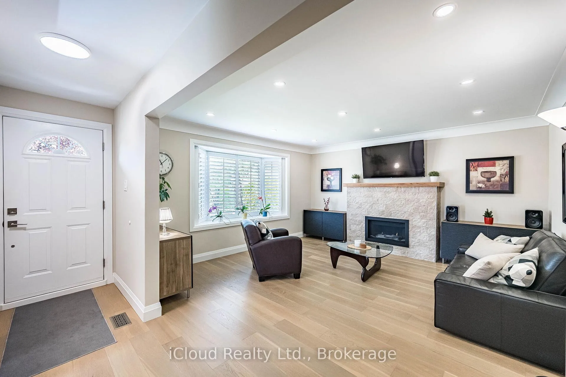 Photo 5 of 1195 Stanley Drive, Burlington, Mountainside — HOMEH