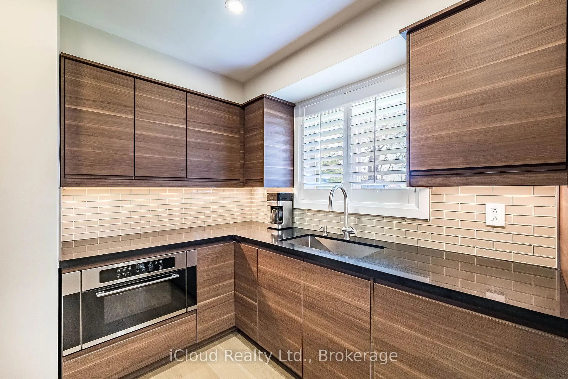 Photo 12 of 1195 Stanley Drive, Burlington, Mountainside — HOMEH