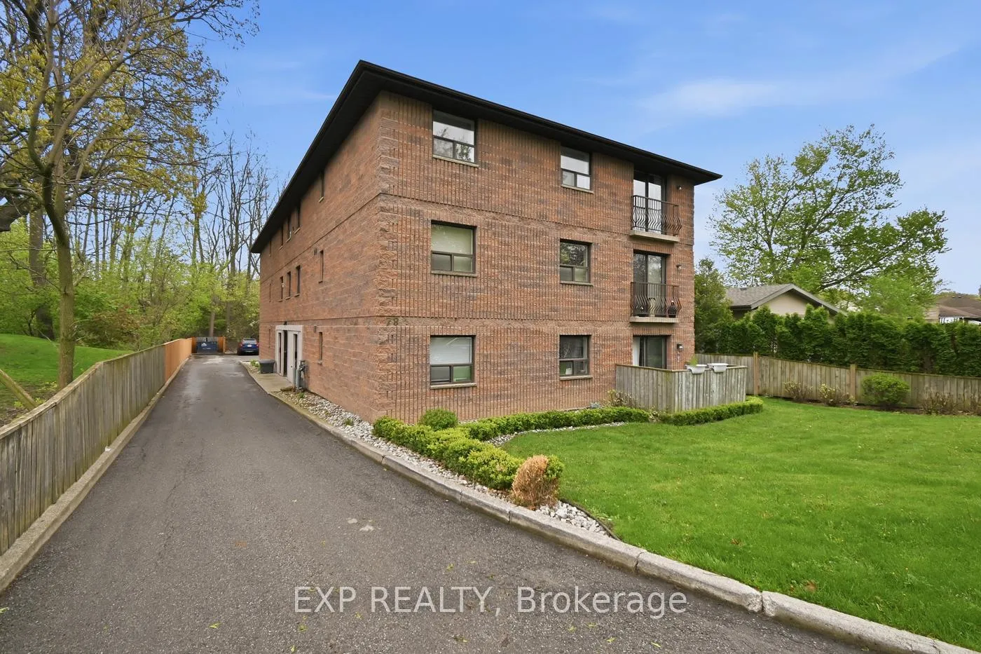 Front of Unit 303, 78 Welland Street N