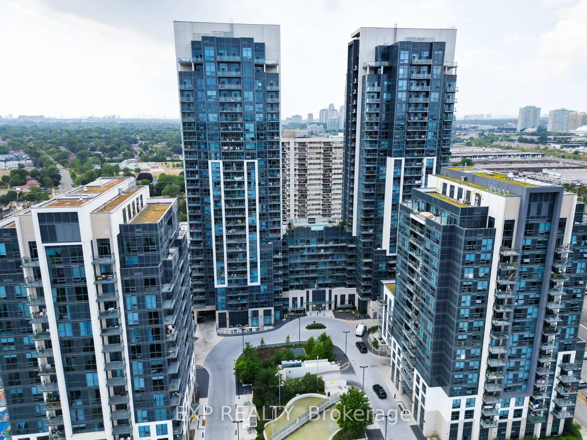 Front of Unit 707, 30 Meadowglen Place W