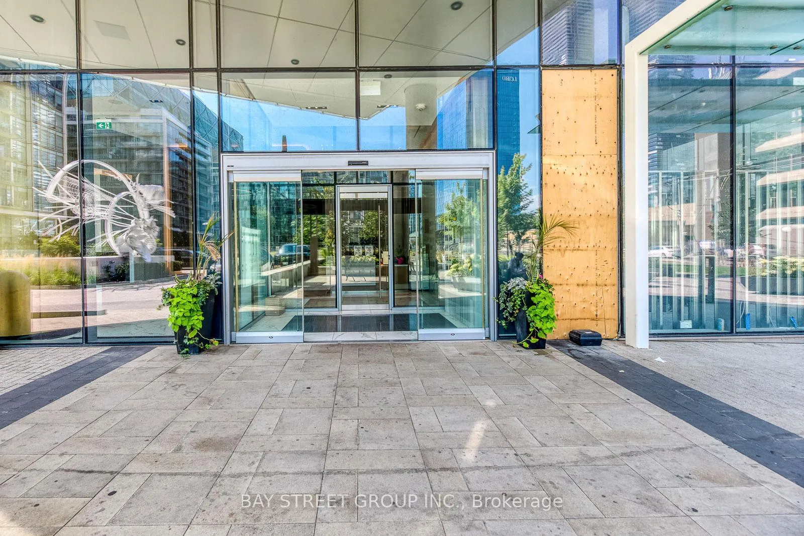 Photo 4 of Unit 2905, 15 Queens Quay E, Toronto, Waterfront Communities — HOMEH
