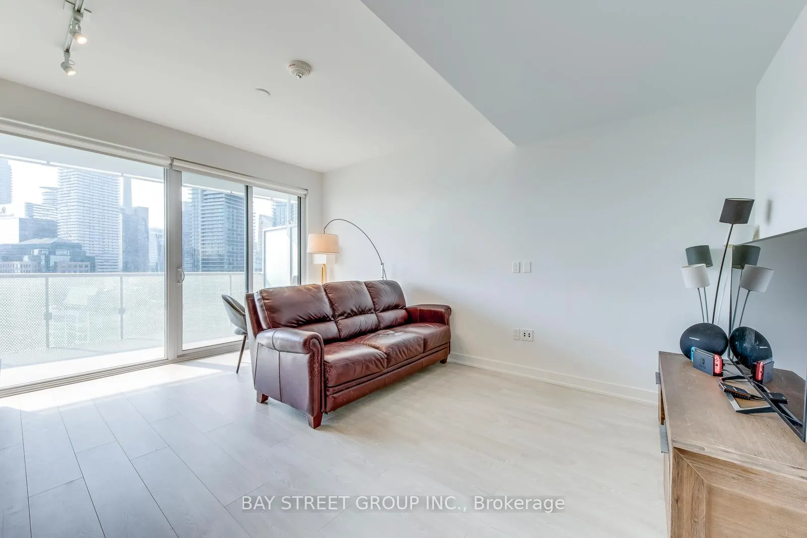 Photo 9 of Unit 2905, 15 Queens Quay E, Toronto, Waterfront Communities — HOMEH