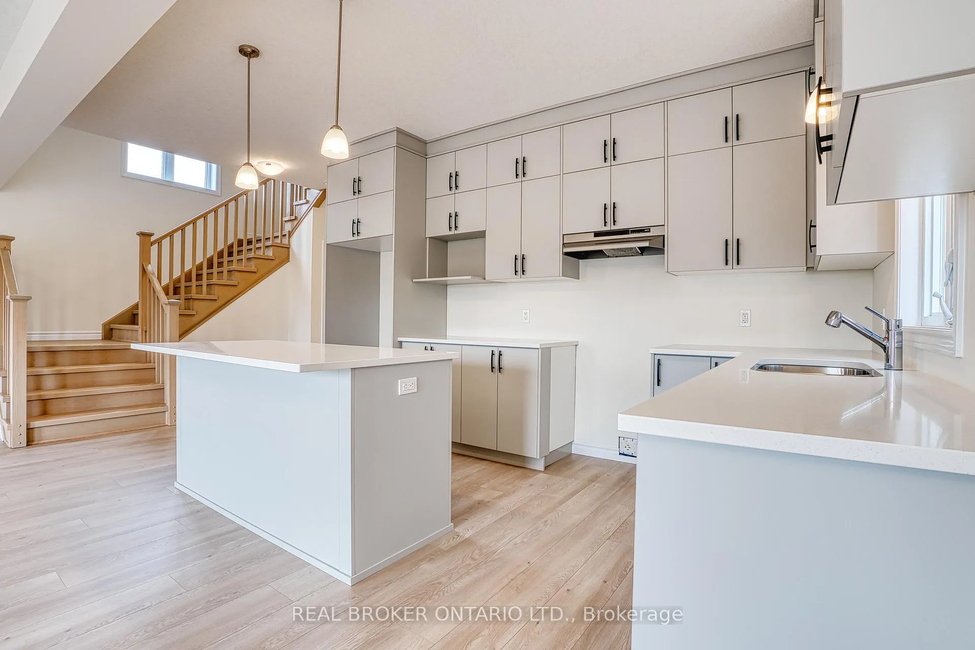 Photo 5 of 30 Ford Drive, Stratford — HOMEH