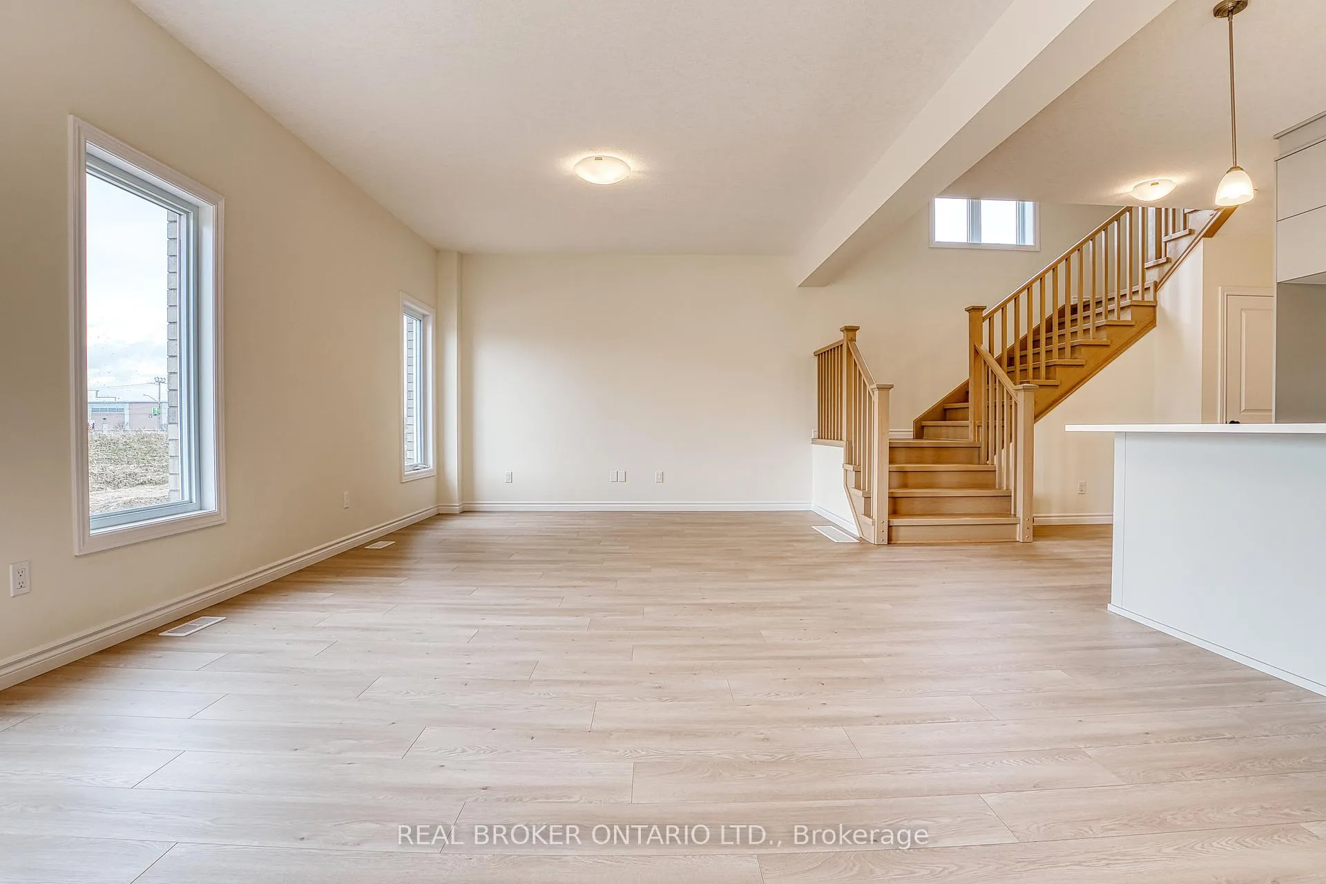 Photo 10 of 30 Ford Drive, Stratford — HOMEH