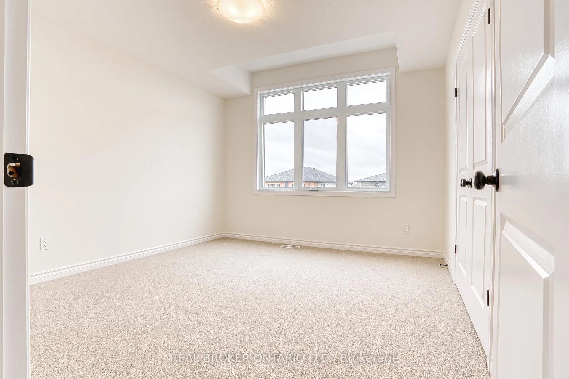 Photo 13 of 30 Ford Drive, Stratford — HOMEH