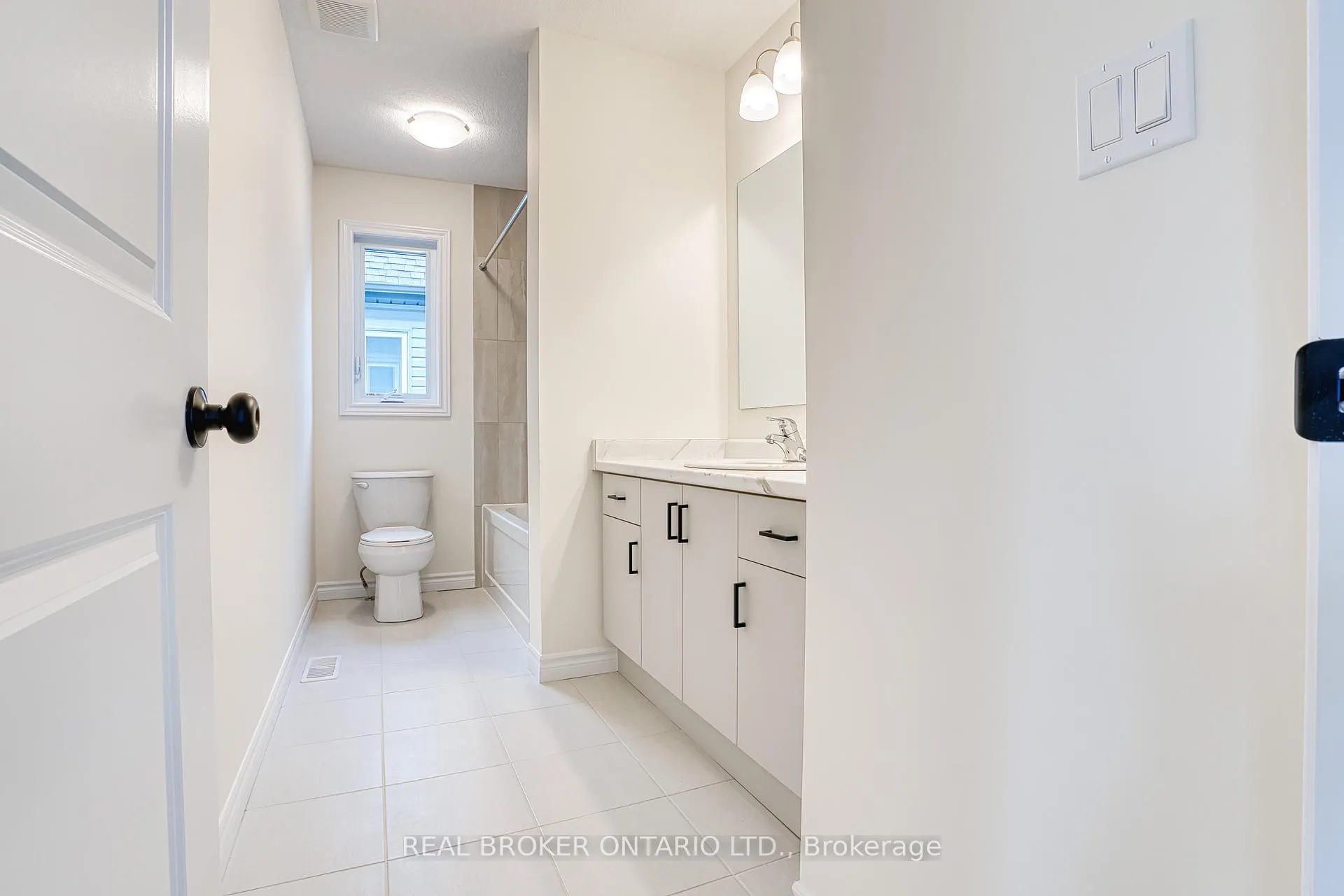Photo 14 of 30 Ford Drive, Stratford — HOMEH