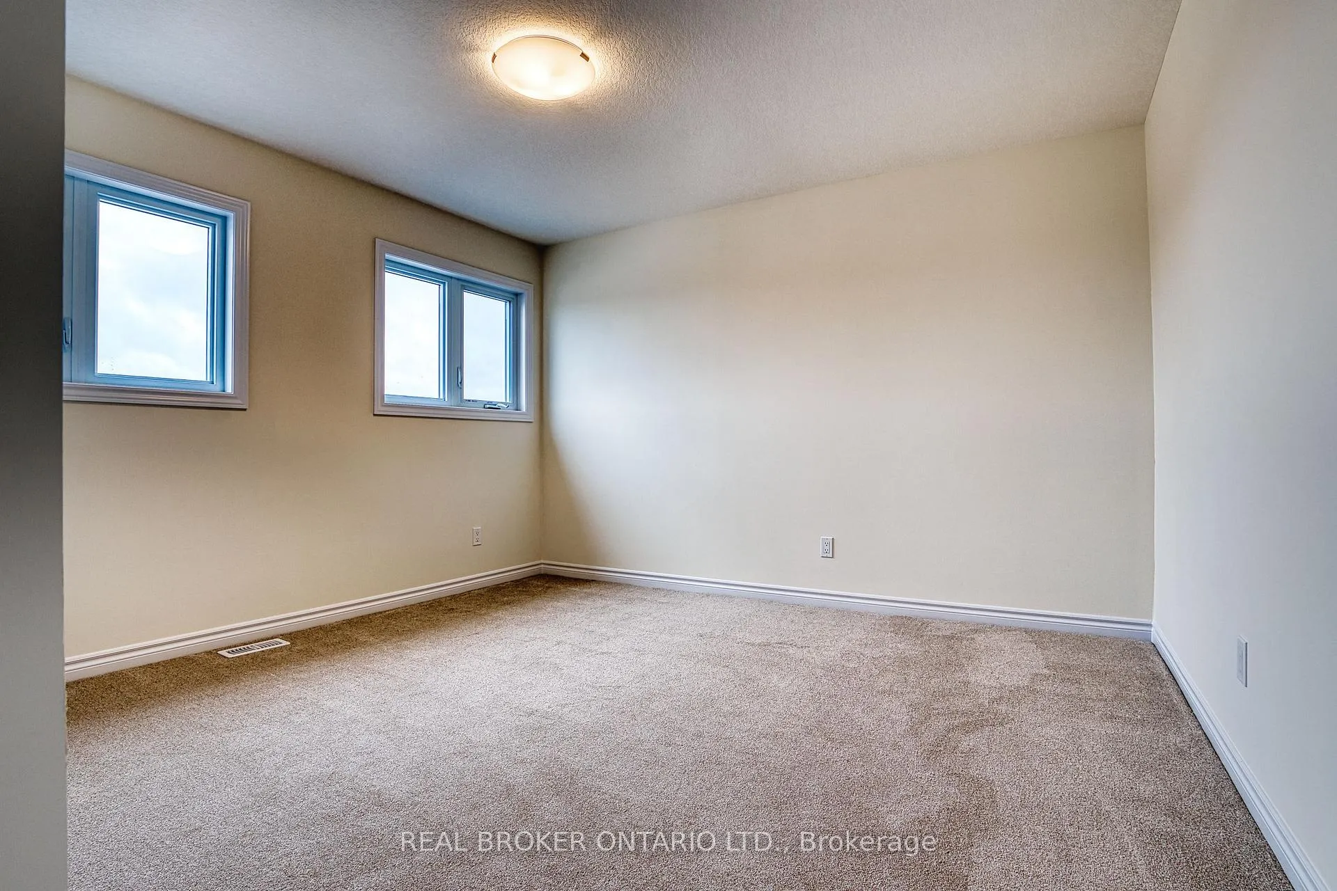 Photo 16 of 30 Ford Drive, Stratford — HOMEH