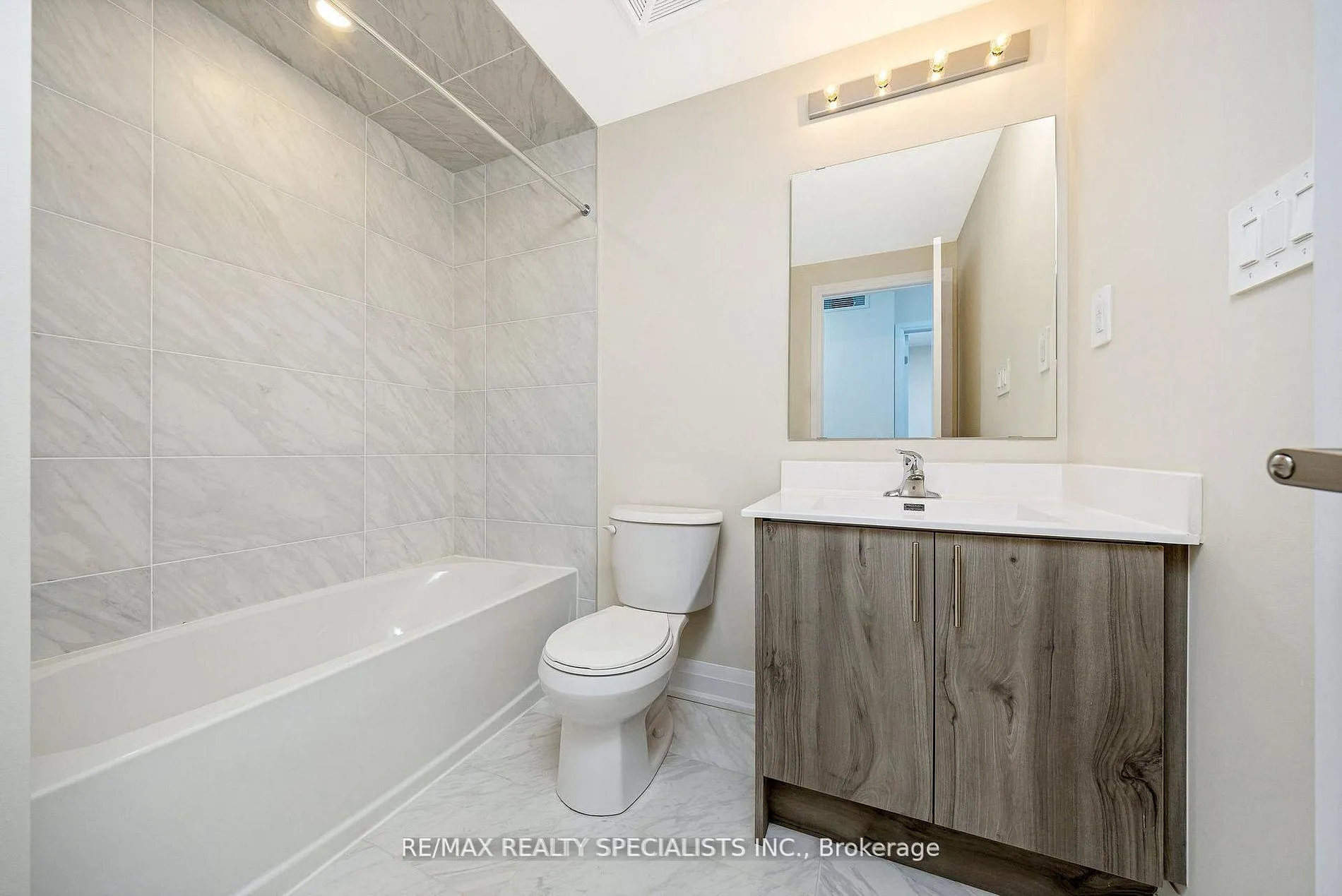 Photo 26 of Unit 108, 1569 Rose Way, Milton, Cobban — HOMEH