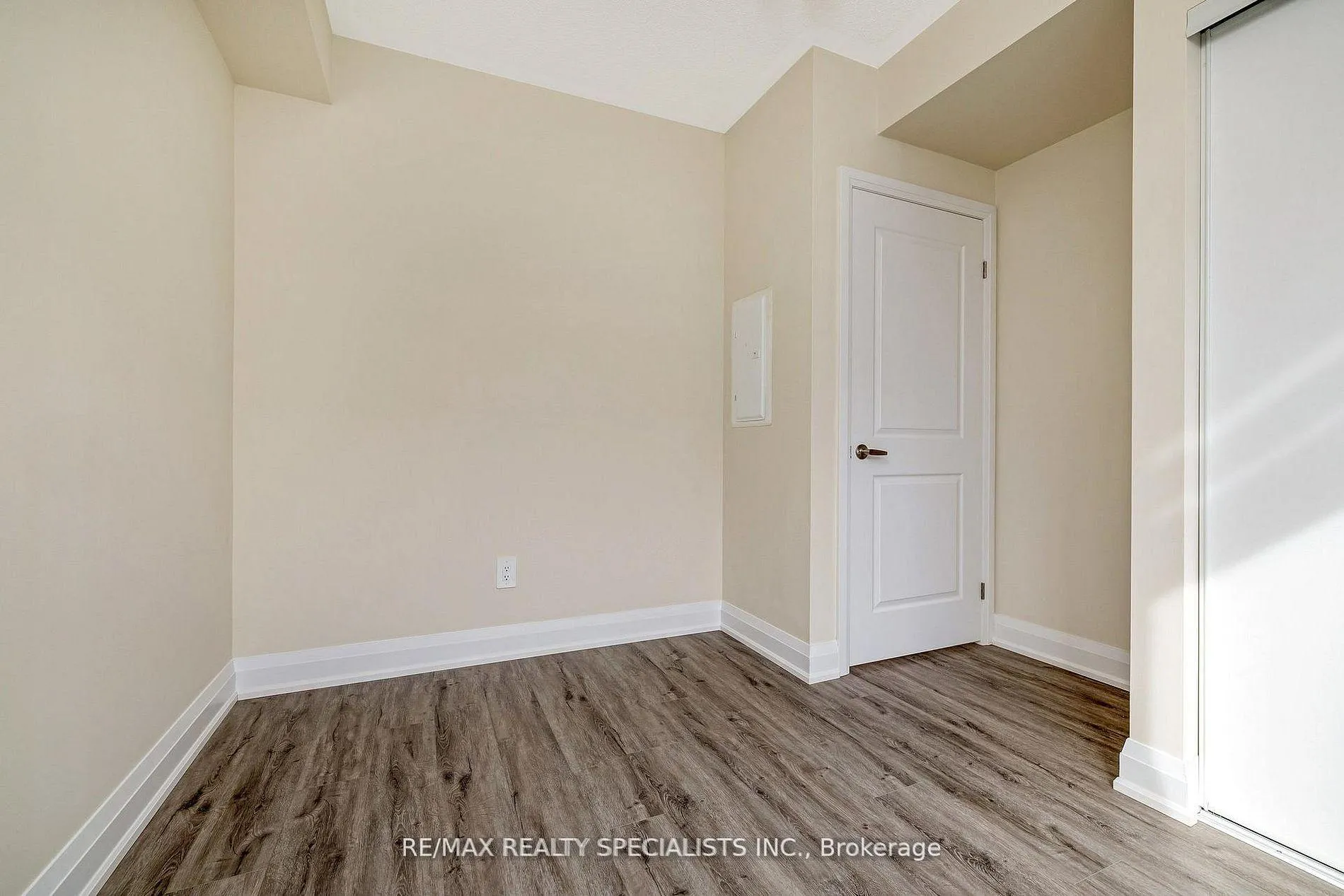 Photo 29 of Unit 108, 1569 Rose Way, Milton, Cobban — HOMEH