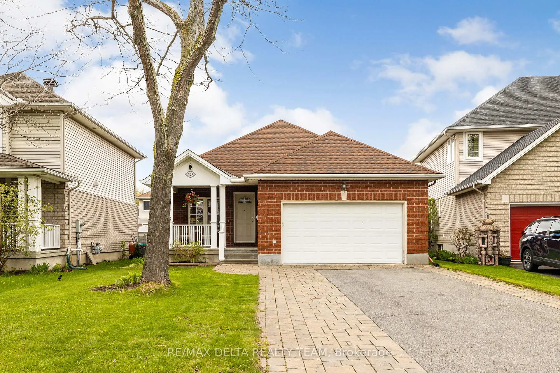 Photo 1 of 859 Giant Cedars Crescent, Ottawa, Riverside South/Gloucester Glen — HOMEH