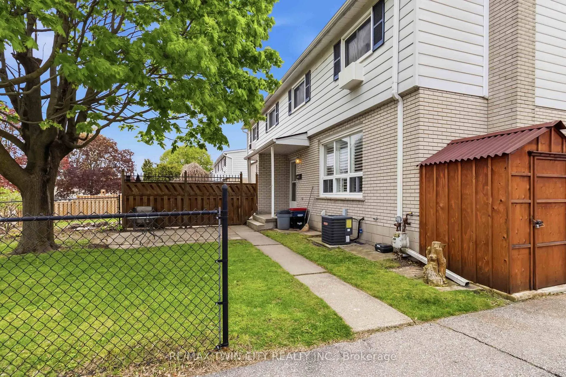 Photo 1 of Unit C, 51 Metcalfe Crescent, Brantford, North Park/Wood St. — HOMEH